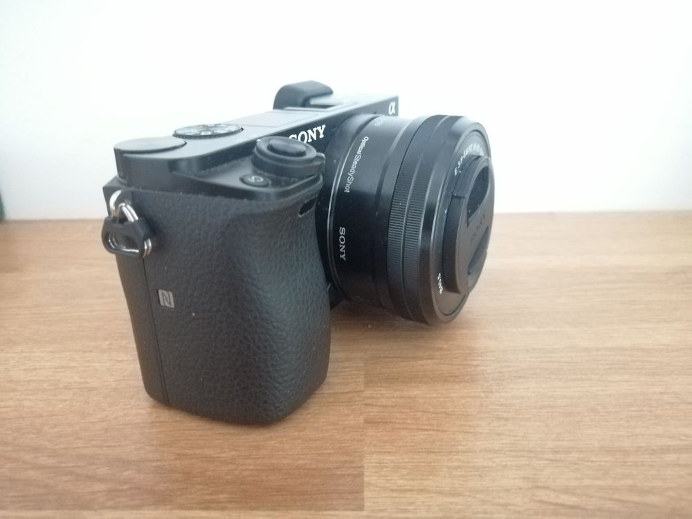 Sony Alpha 6000 - objectif 16 - 50 mm + accessoires Photos/Video/TV