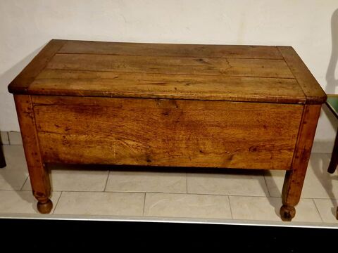 Maie ancienne en ch�ne 200 Saint-Rapha�l (83)