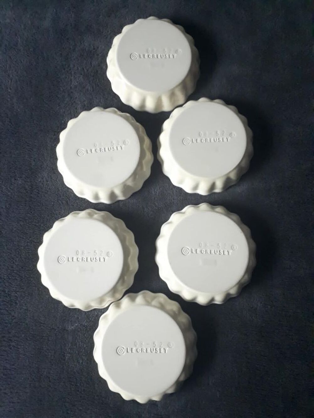 Lot de 6 moules &agrave; tartelettes neufs couleur cr&egrave;me LE CREUSET Cuisine