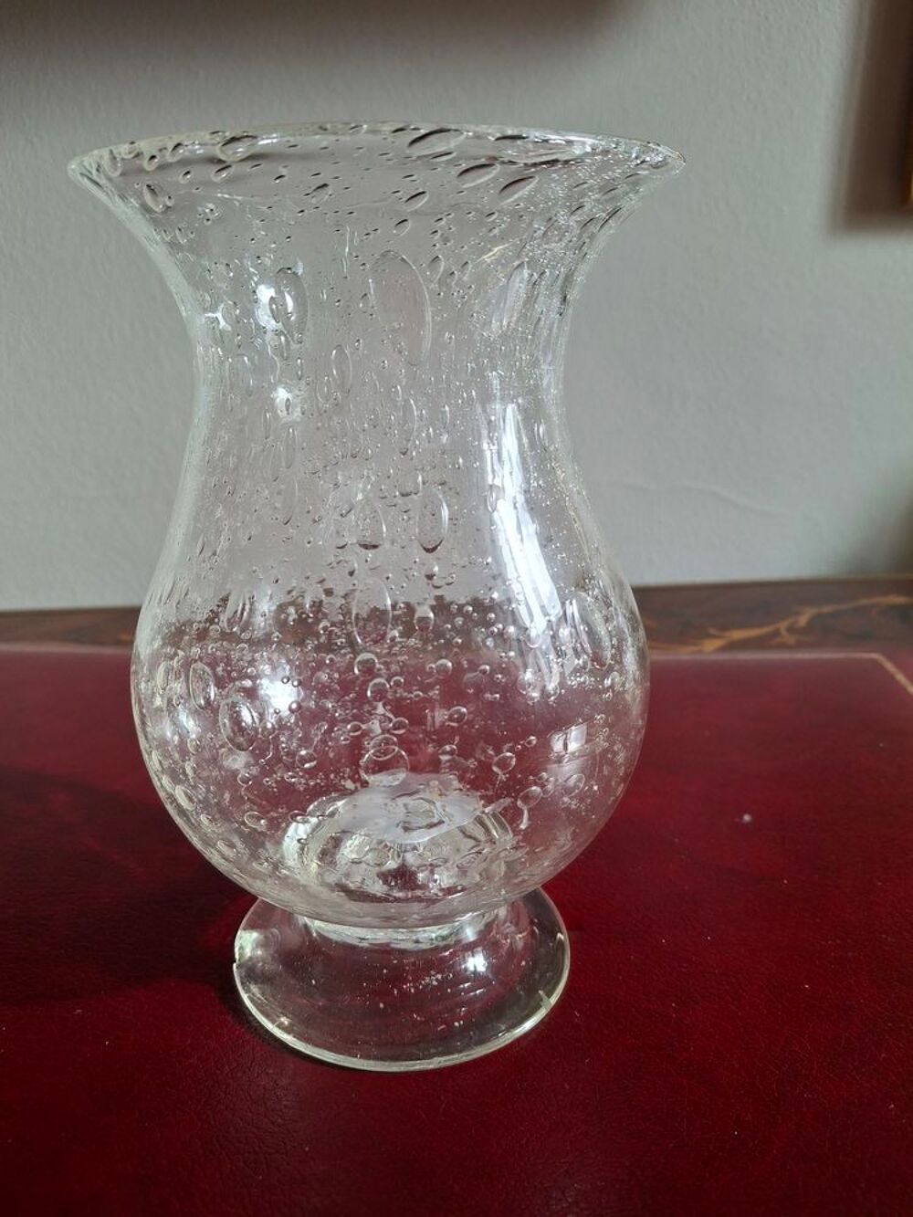Pot couvert en verre bull&eacute; de Biot, bonbonni&egrave;re Décoration