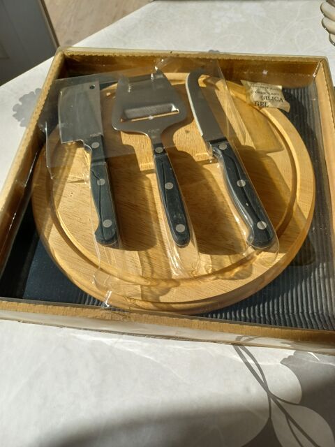 Set � Fromage avec Planche en Bois et Ustensiles 8 Peymeinade (06)