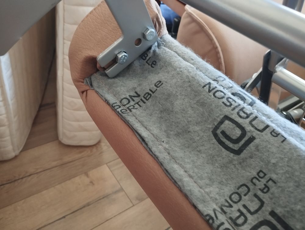 Canap&eacute; convertible en tissu beige Meubles