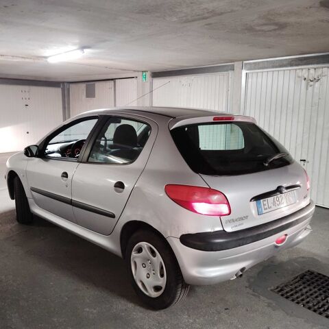 Peugeot 206 1.4 essence avec seulement 83200klm reel