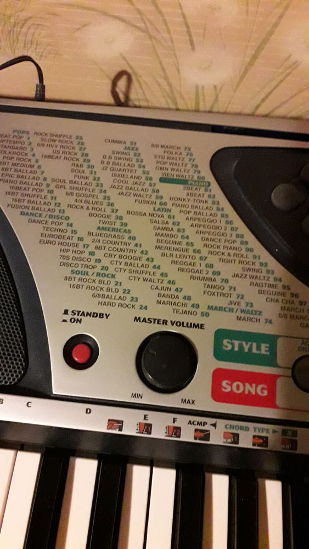 Clavier synth&eacute;tiseur portable Yamaha PSR240 Instruments de musique