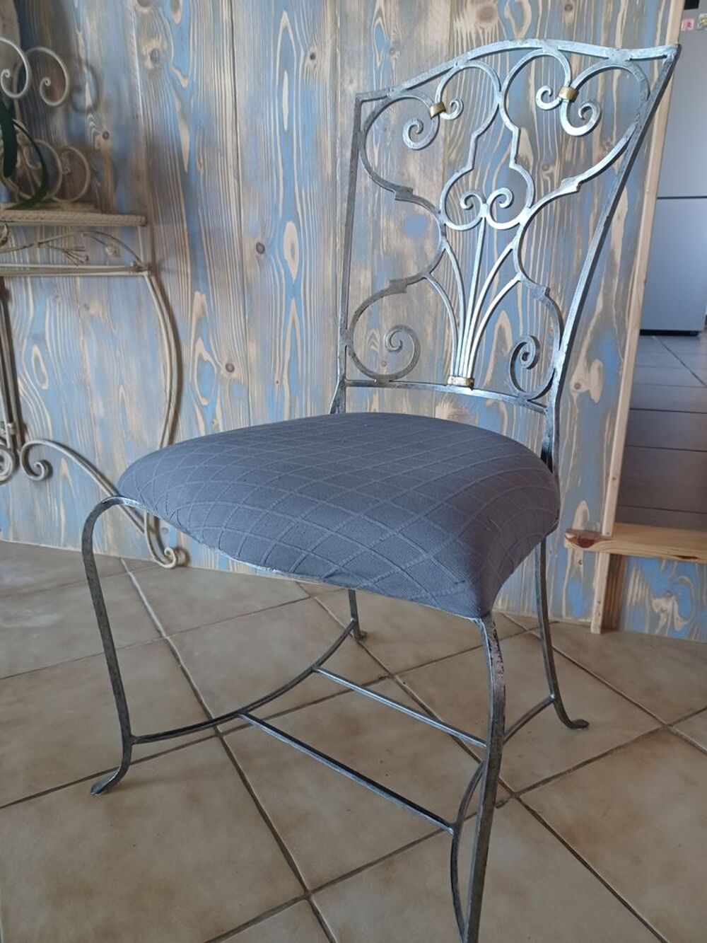TABLE A MANGER Meubles