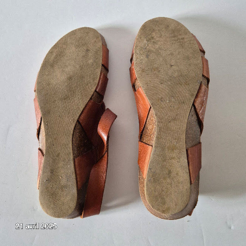 Hee Sandales chaussures compens&eacute;es couleur Cognac, en cuir e Chaussures