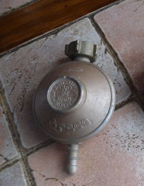 détendeur gaz butane 714 Raca 10 Beauchamp (95)