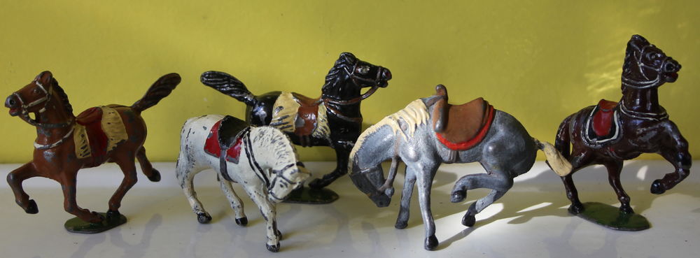 Lot de chevaux plomb BRITAINS Jeux / jouets