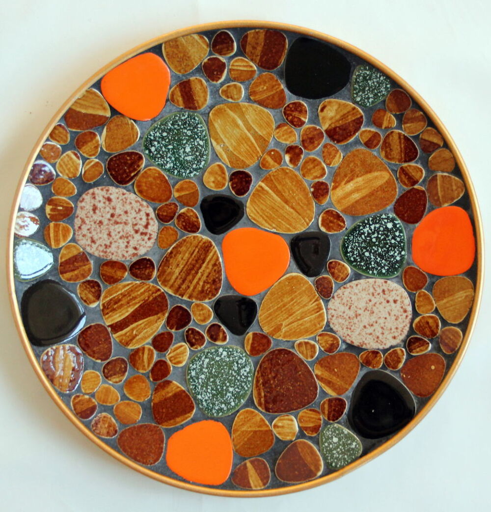 Plat galets de c&eacute;ramique 1960 Décoration