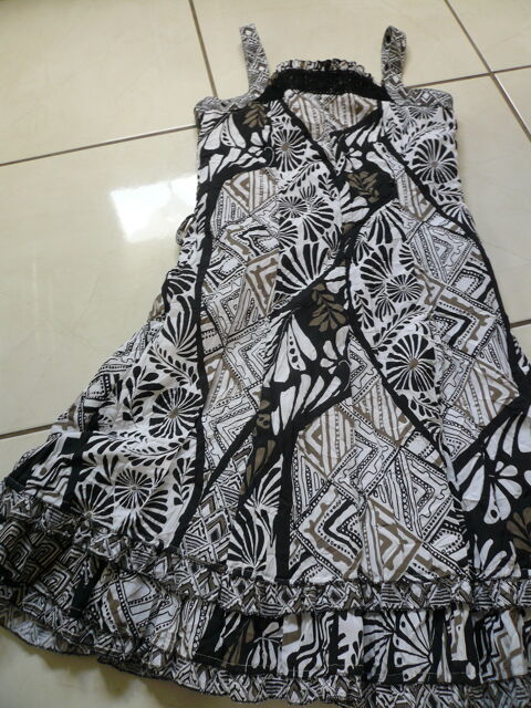 Robe  bretelle T 42 15 Franqueville-Saint-Pierre (76)