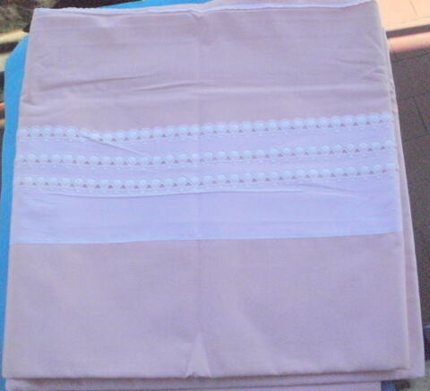Drap plat estampillé DESCAMPS L'AINE largeur 2m40 - rose 40 Montauban (82)