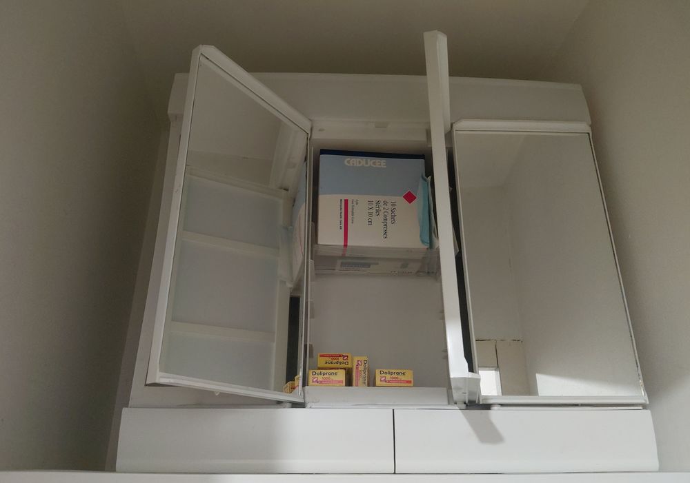 Armoire triple miroirs Meubles
