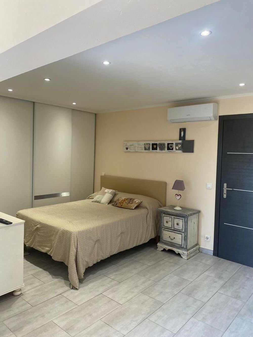 Location Appartement CABRIS  Vue mer et village F2 meublé et lumineux Cabris