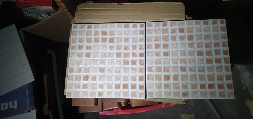 Carreau mural mosa&iuml;que 200€. Produit neuf encore emball&eacute;. Bricolage