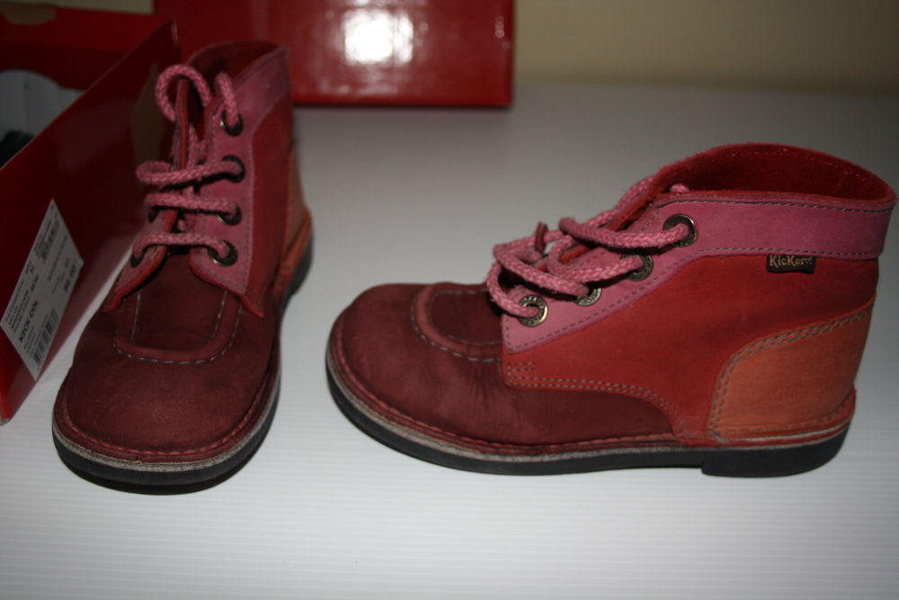  chaussures KICKERS taille 33 ( 4 couleurs ) Chaussures