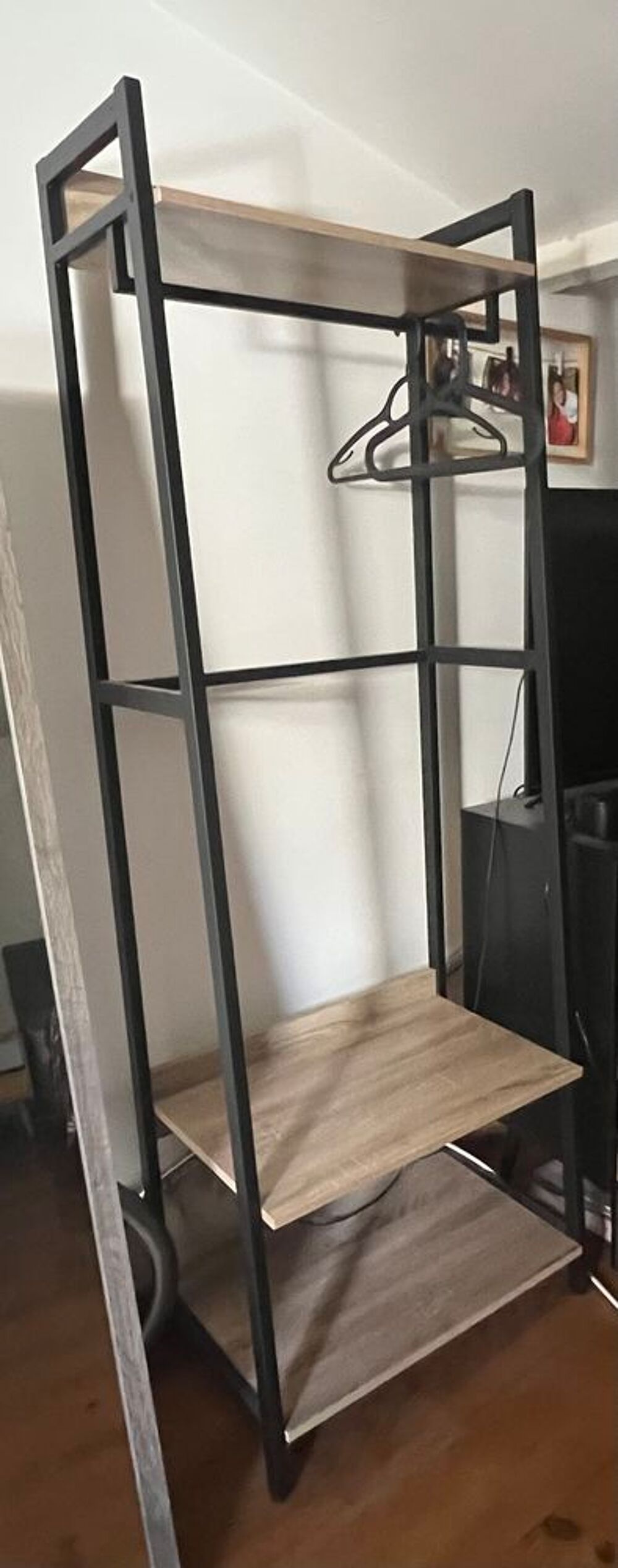 dressing ouvert de style industriel Meubles
