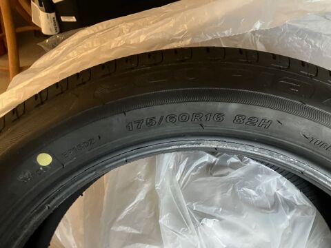 Pi&egrave;ces et &eacute;quipements Voiture Pi&egrave;ces et &eacute;quipements Voiture  occasion Divonne-les-Bains 01220