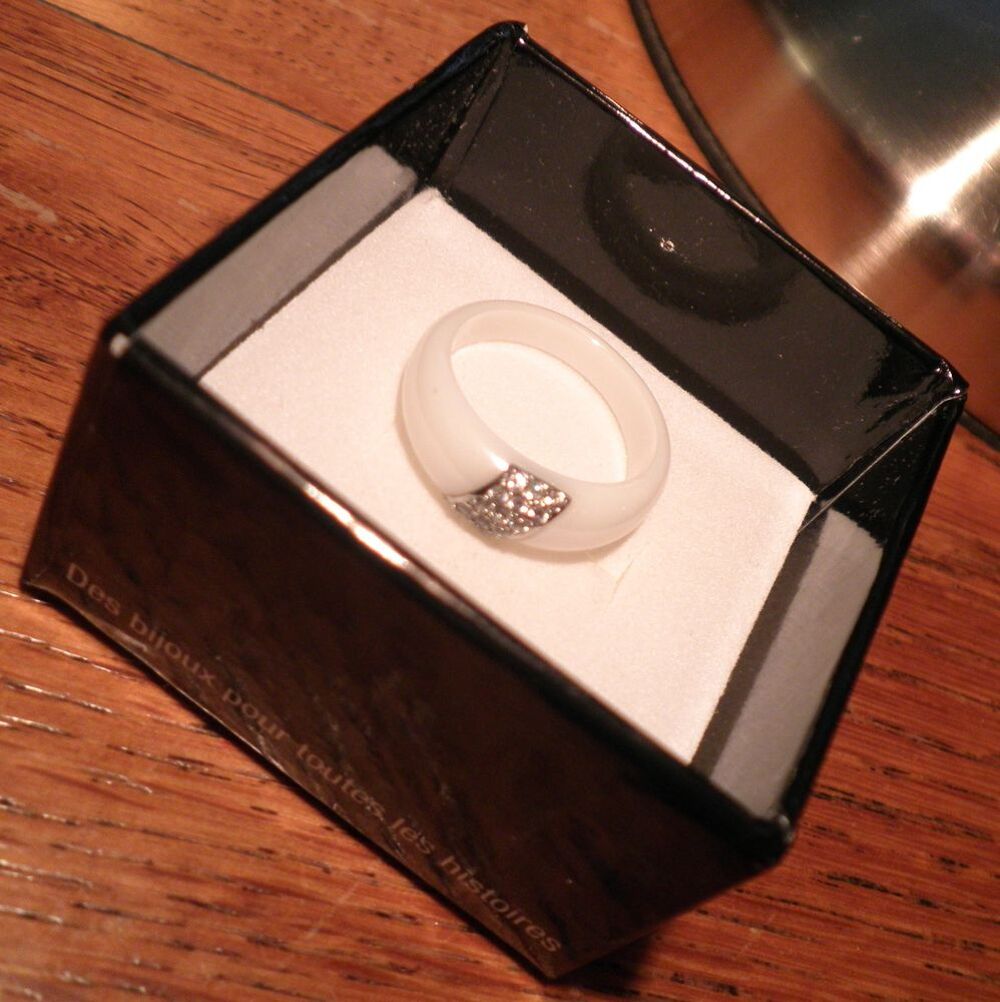 Bague c&eacute;ramique blanche Bijoux et montres