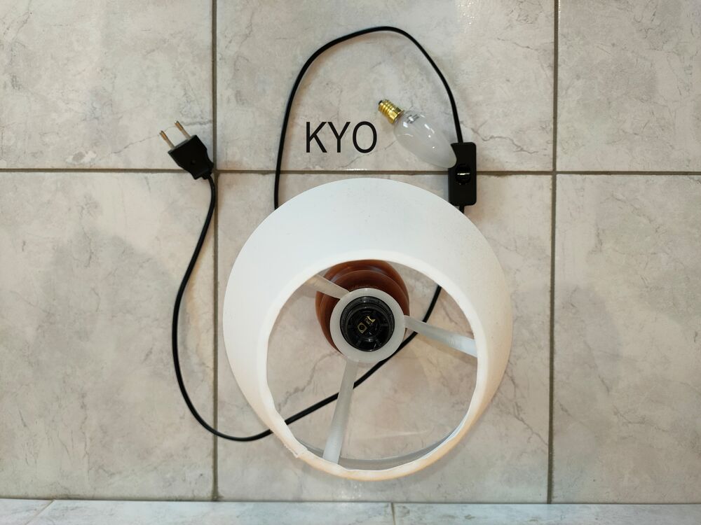 Lampe chevet bois &agrave; poser abat-jour conique rond blanc tissu Décoration