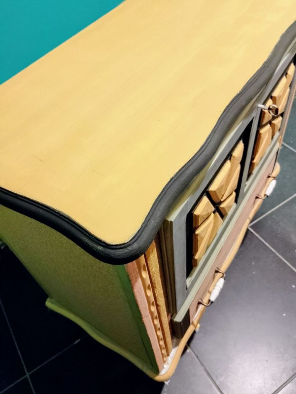 meuble ancien en bois relook&eacute; vintage Meubles