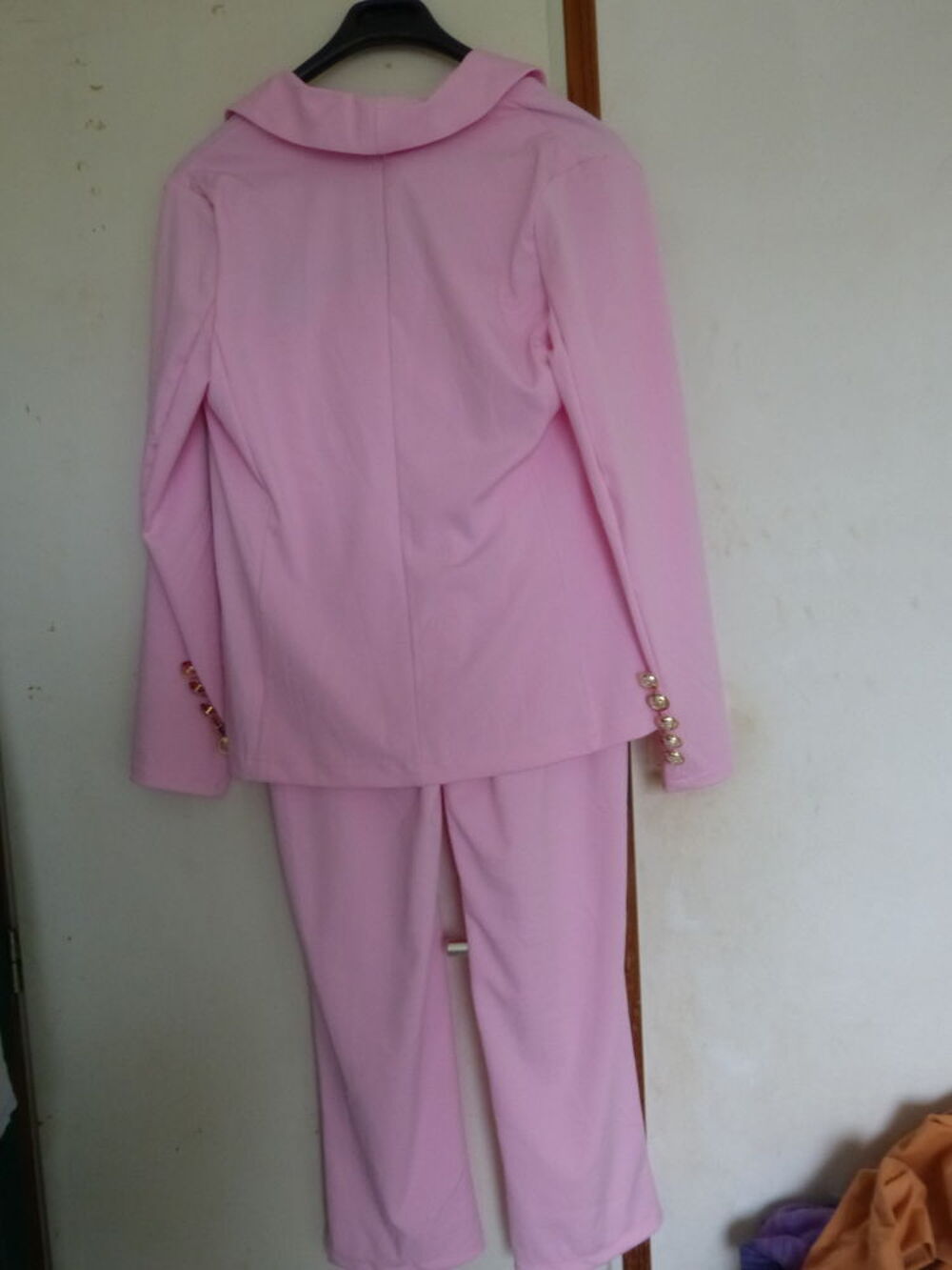 Tailleur pantalon rose Vtements