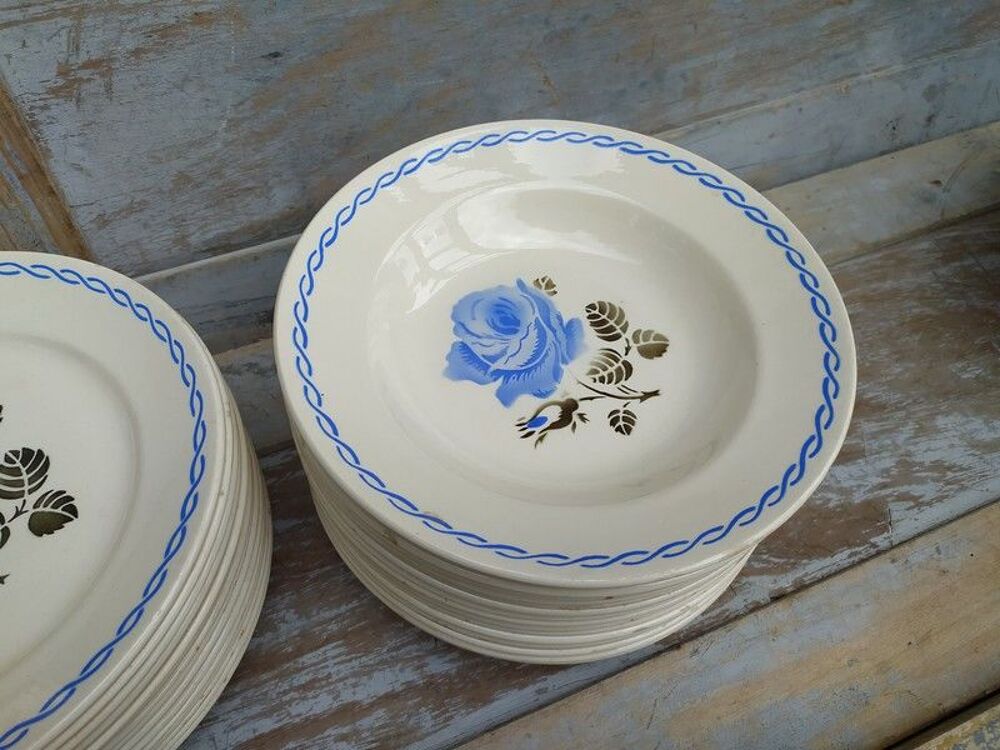Vaisselle Assiettes Fa&iuml;ence Badonviller Digoin Rose Bleue
Décoration