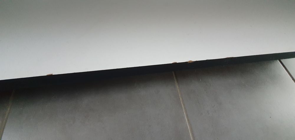 Table basse noire et blanche Meubles