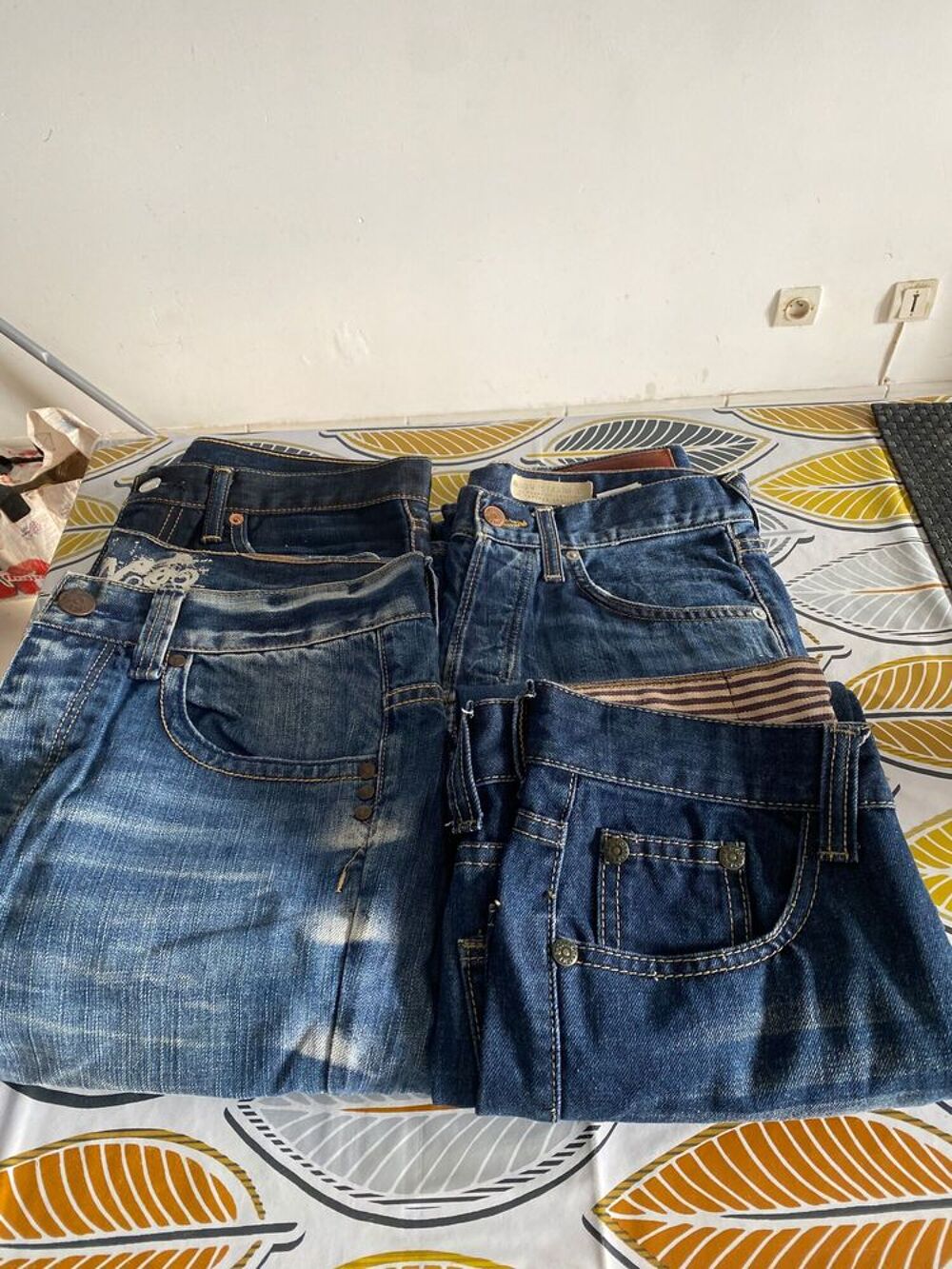 5 JEANS HOMME 
Vêtements