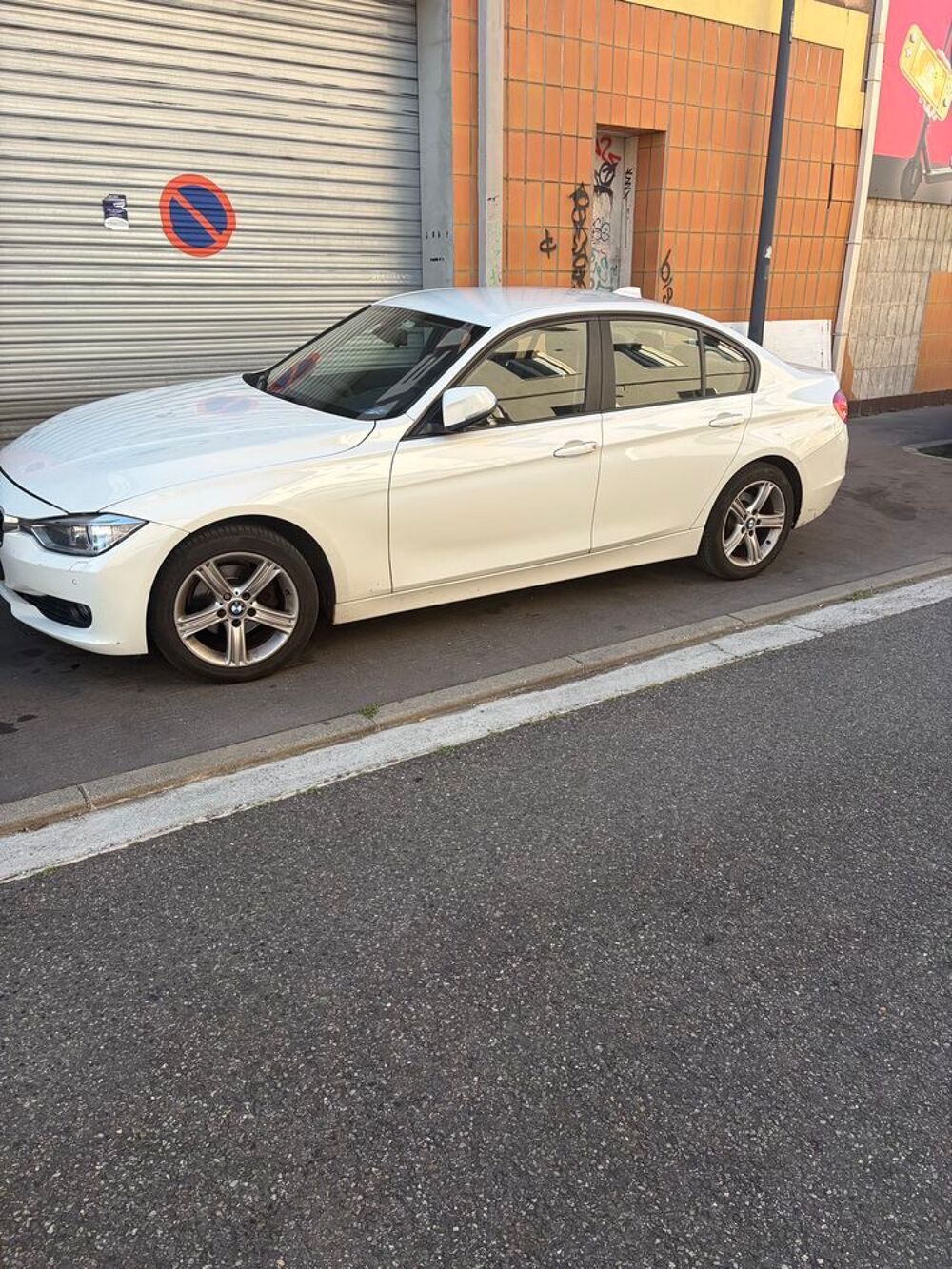 S&eacute;rie 3 318d 143 ch 118 g Business 2014 occasion 31780 Castelginest
