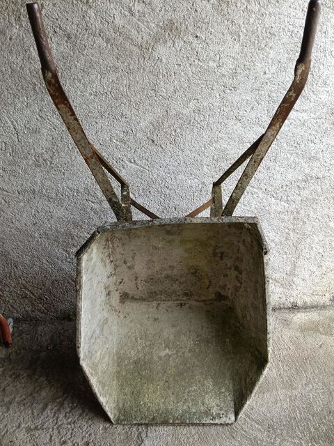 brouette de ma�on 20 Bourgueil (37)