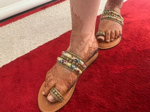 sandales  perles et Broderies  taille  37 Neuves  sans �tiquette 19 N�mes (30)