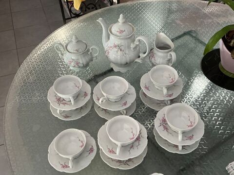 Service à café en porcelaine Bouillargues (30)