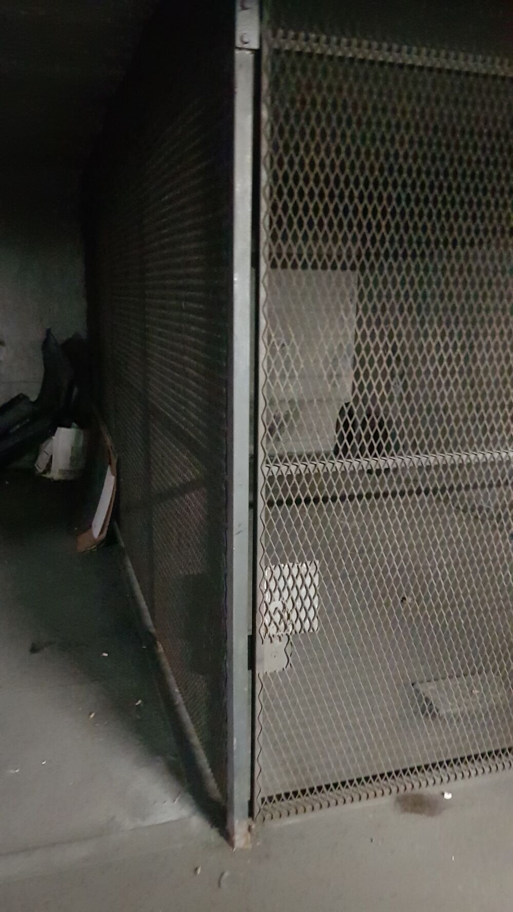 Location Parking/Garage Box fermé  pour voiture / matériel /moto 1er ss sol sécurisé Sarcelles