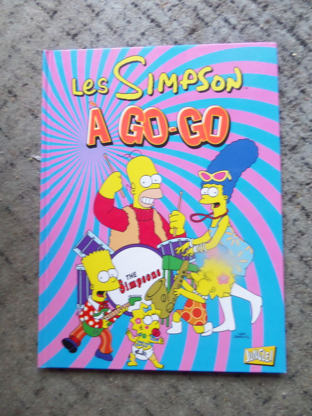 9 bandes dessin&eacute;es des SIMPSON Livres et BD