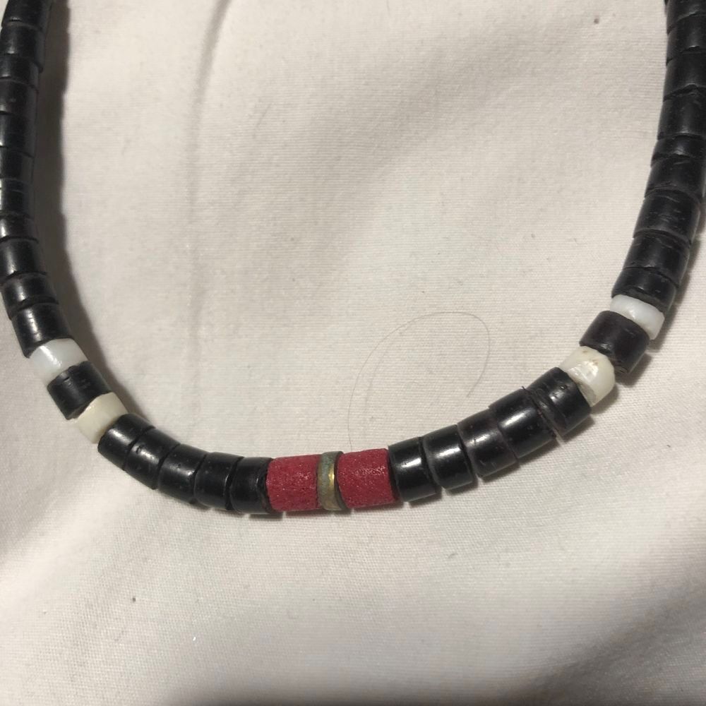 FAIRE PROPOSITION: COLLIER SURFER COQUILLAGE GRD nombre 
Bijoux et montres