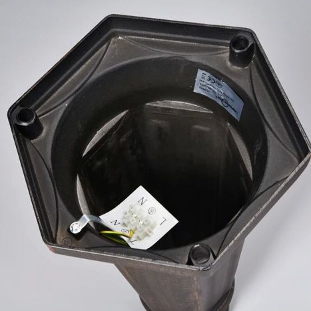 R&eacute;verb&egrave;re jardin 3 lampes
Fonte d'alu
Teinte bronze Jardin