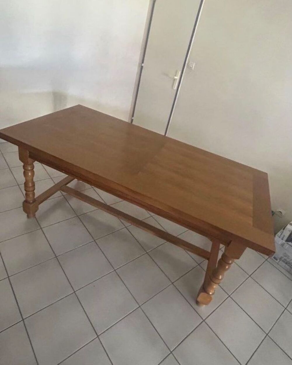 Table et 6 chaises Meubles