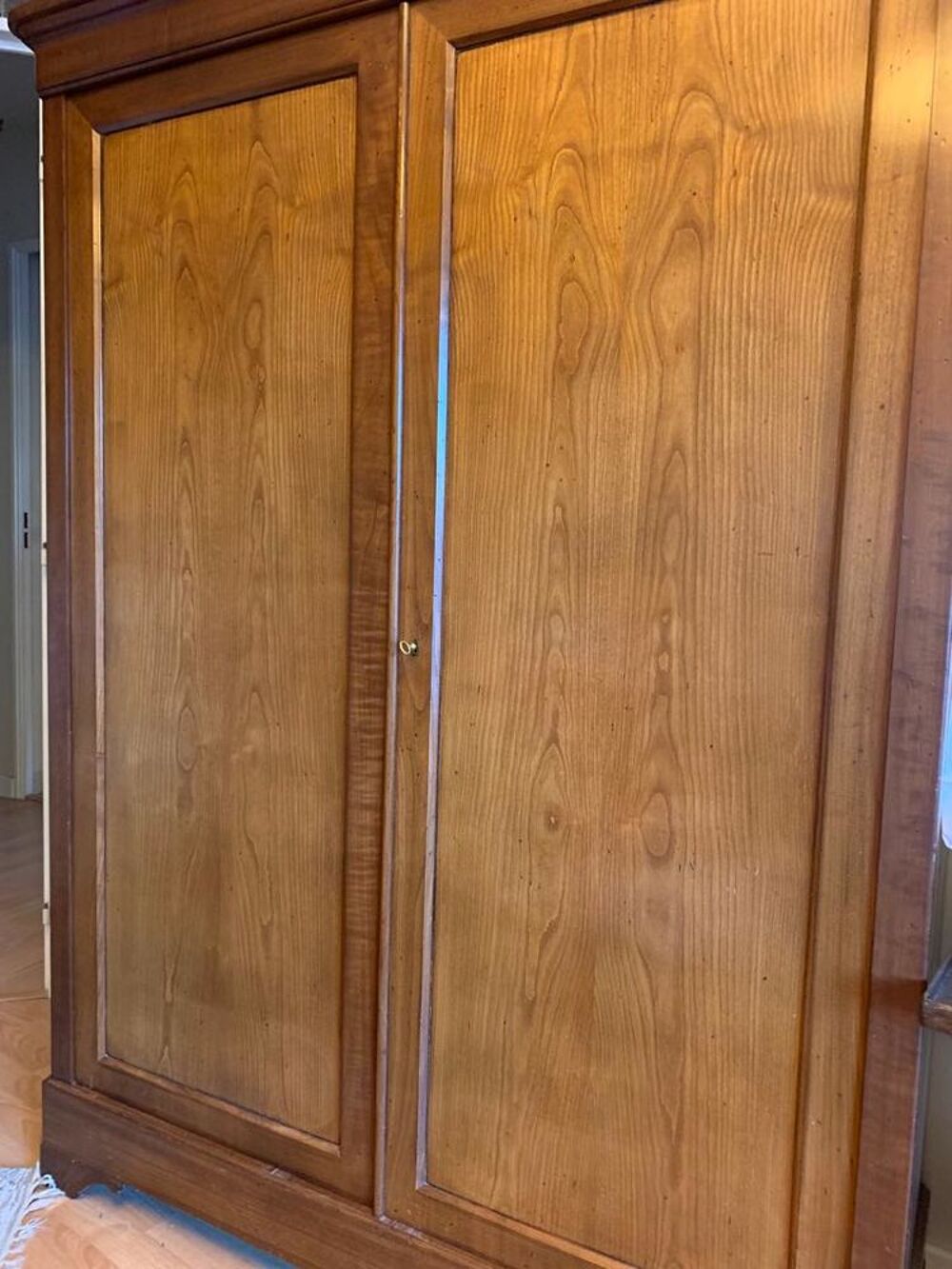 convertible 2 places + housse ; armoire restauration t b&eacute;tat Meubles