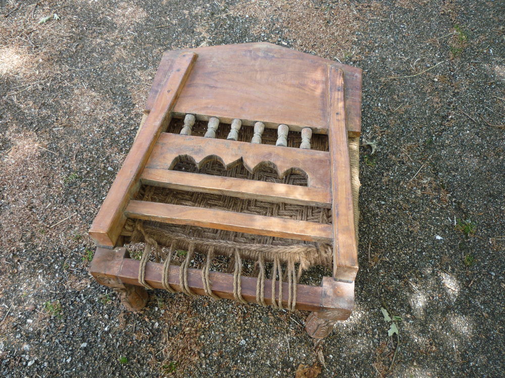 Chaise Basse Artisanale en Bois Sculpt&eacute; /D&eacute;co &eacute;l&eacute;phant(LC) Meubles