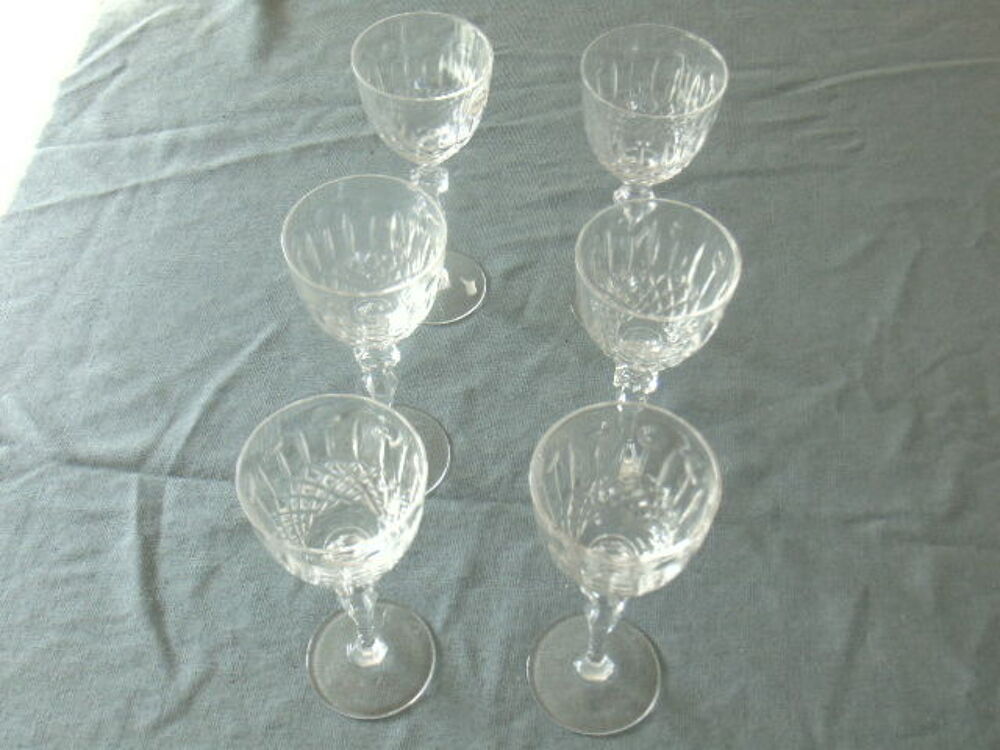 Service de 18 verres en cristal taill&eacute; ? Cristallerie de Lor Cuisine