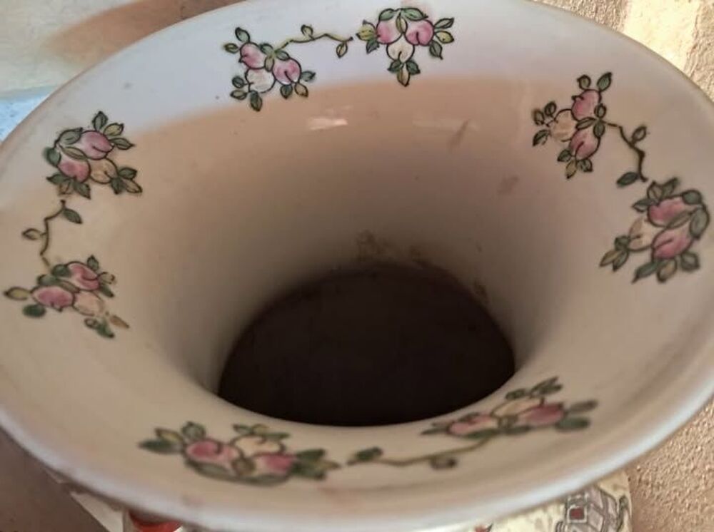 Deux magnifiques vases chinois sur socle Décoration
