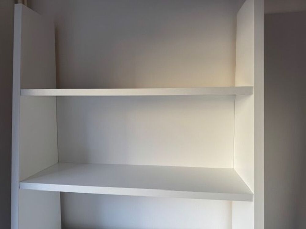 chambre enfant couleur cr&egrave;me ( alin&eacute;a)
l Meubles
