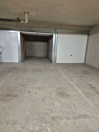  Parking / Garage à louer 21 m² Saint-laurent-du-var