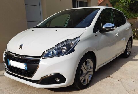 Peugeot 208 PureTech 82ch S&S BVM5 Signature