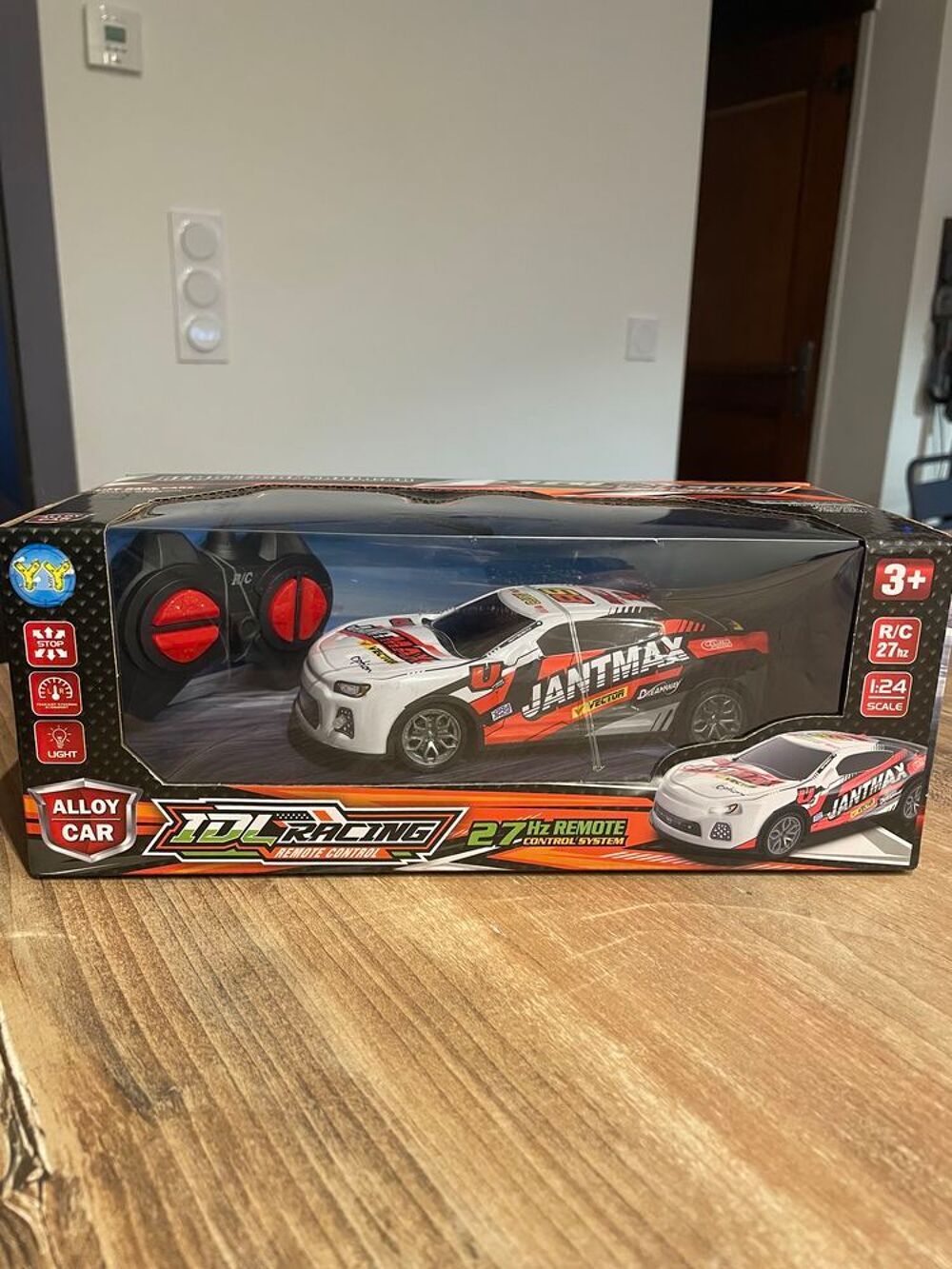 Jouet Voiture t&eacute;l&eacute;command&eacute; " Jantmax " Jeux / jouets