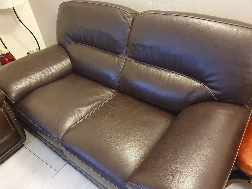Salon cuir tr&egrave;s bon &eacute;tat Meubles