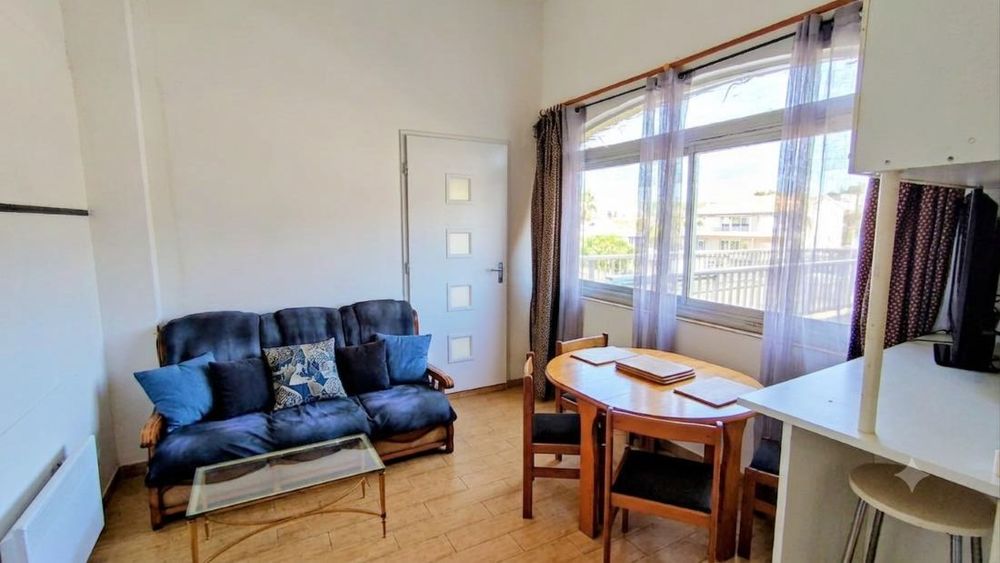 Vente Appartement LE CAP D'AGDE: Secteur Falaises, à proximité du port et de la plage du môle (accès par la passerelle), appartement en rez de chaussée, 2 pièces/mezzanine. Le cap d agde
