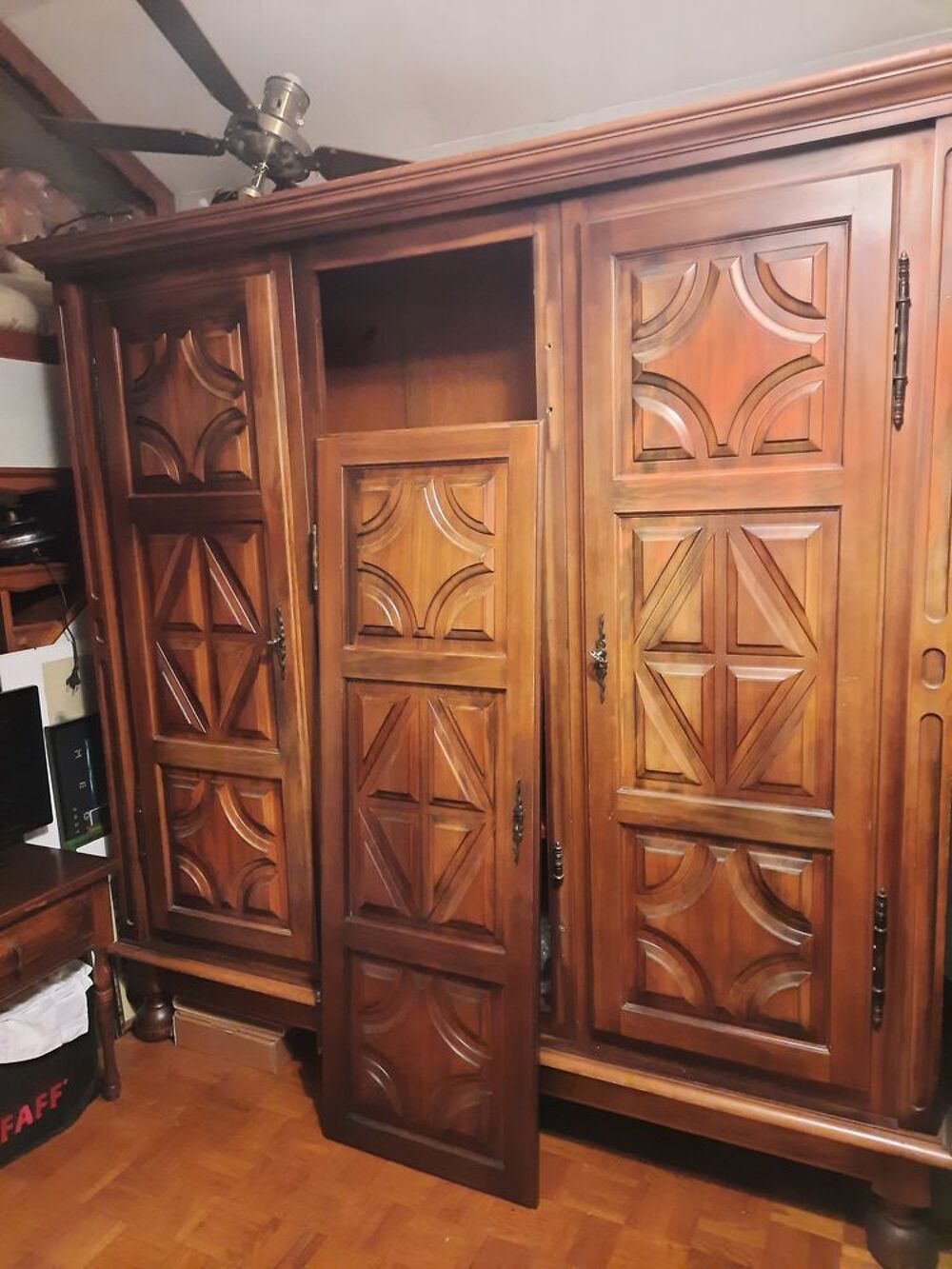 Armoire massif Meubles