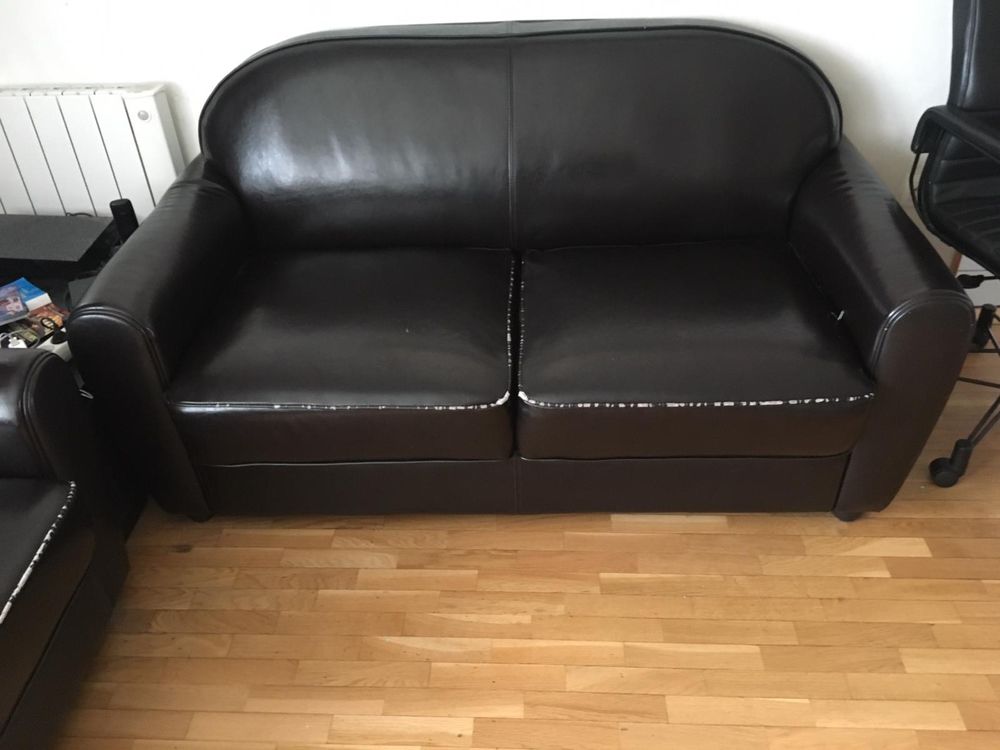 Canap&eacute; cuir plus 2 fauteuils Meubles