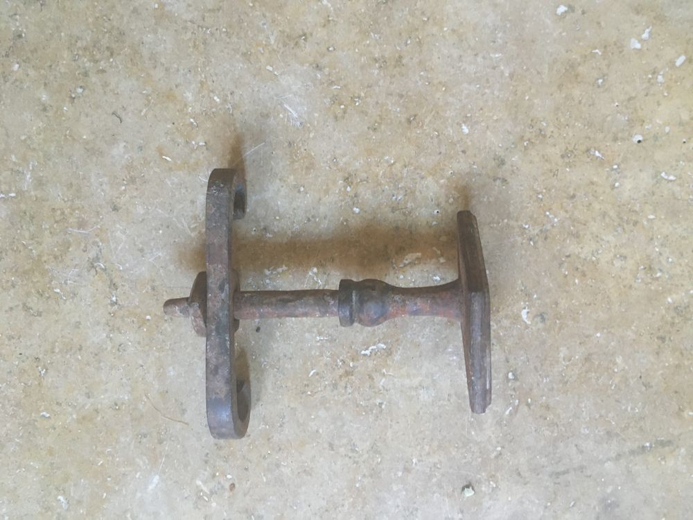 Poign&eacute;e de porte losange fer forg&eacute; pour clenche Louis XIII
Bricolage